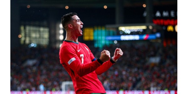 CRISTIANO RONALDO marca 910º golo na carreira